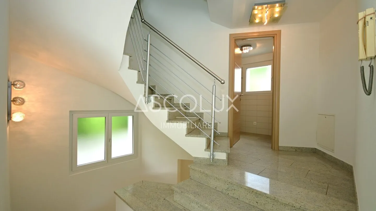 Hübsches 4.5-Zimmer-Einfamilienhaus mit Garten und Pool in ruhiger Wohnlage - Foto 6 von 13