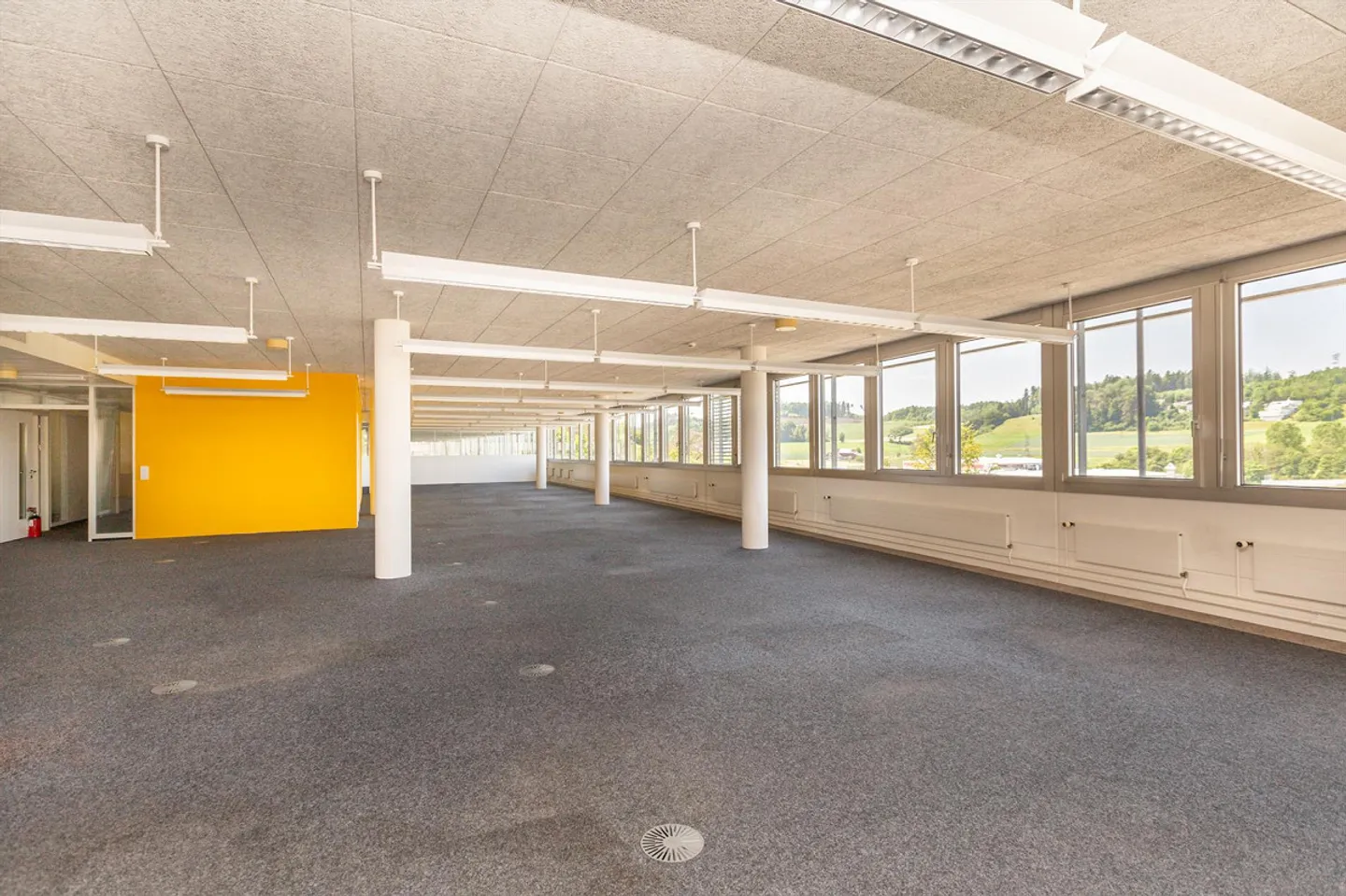 Office Space - Air-conditioned - with Raised Floors and Cafeteria - Photo 3 of 23