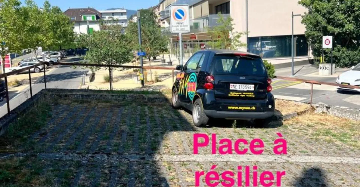 Posti auto disponibili subito - Foto 1 di 1