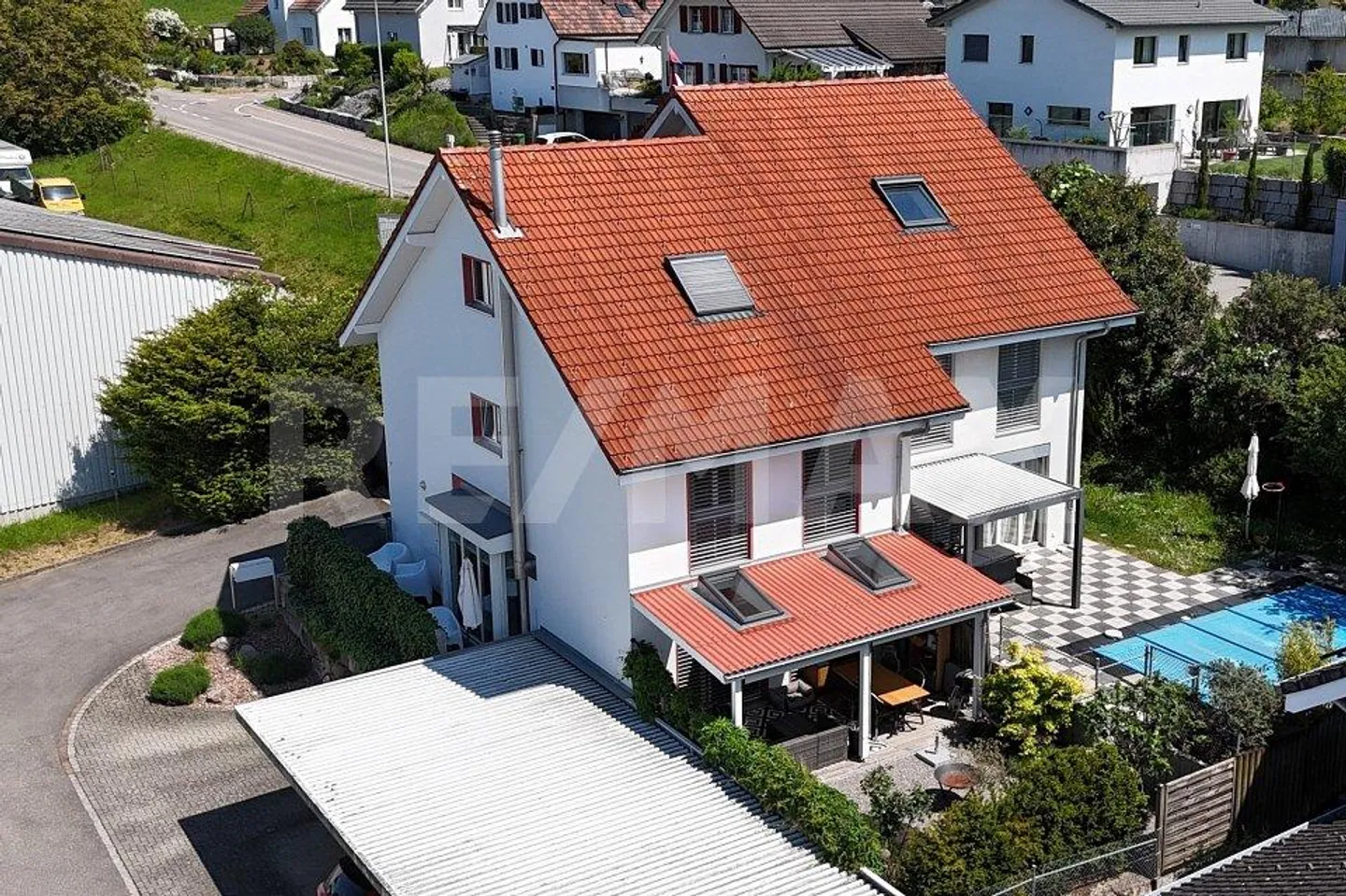 Modern 5-room semi-detached house with garden and carport - Photo 3 of 13