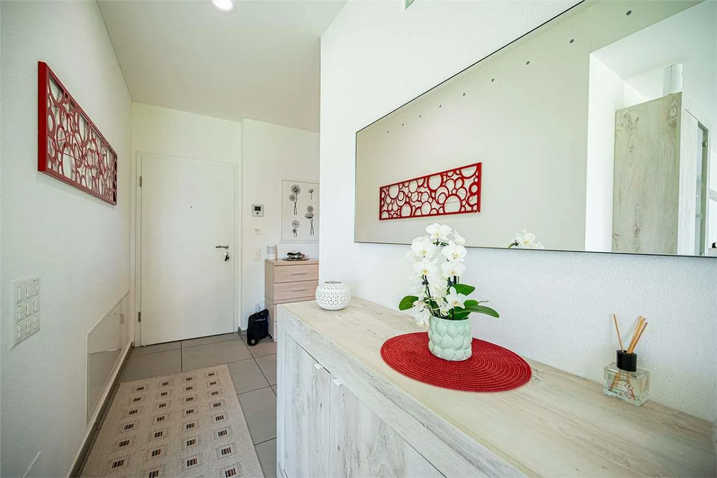 Bell'appartamento di 3,5 locali con giardino privato - Foto 2 di 13
