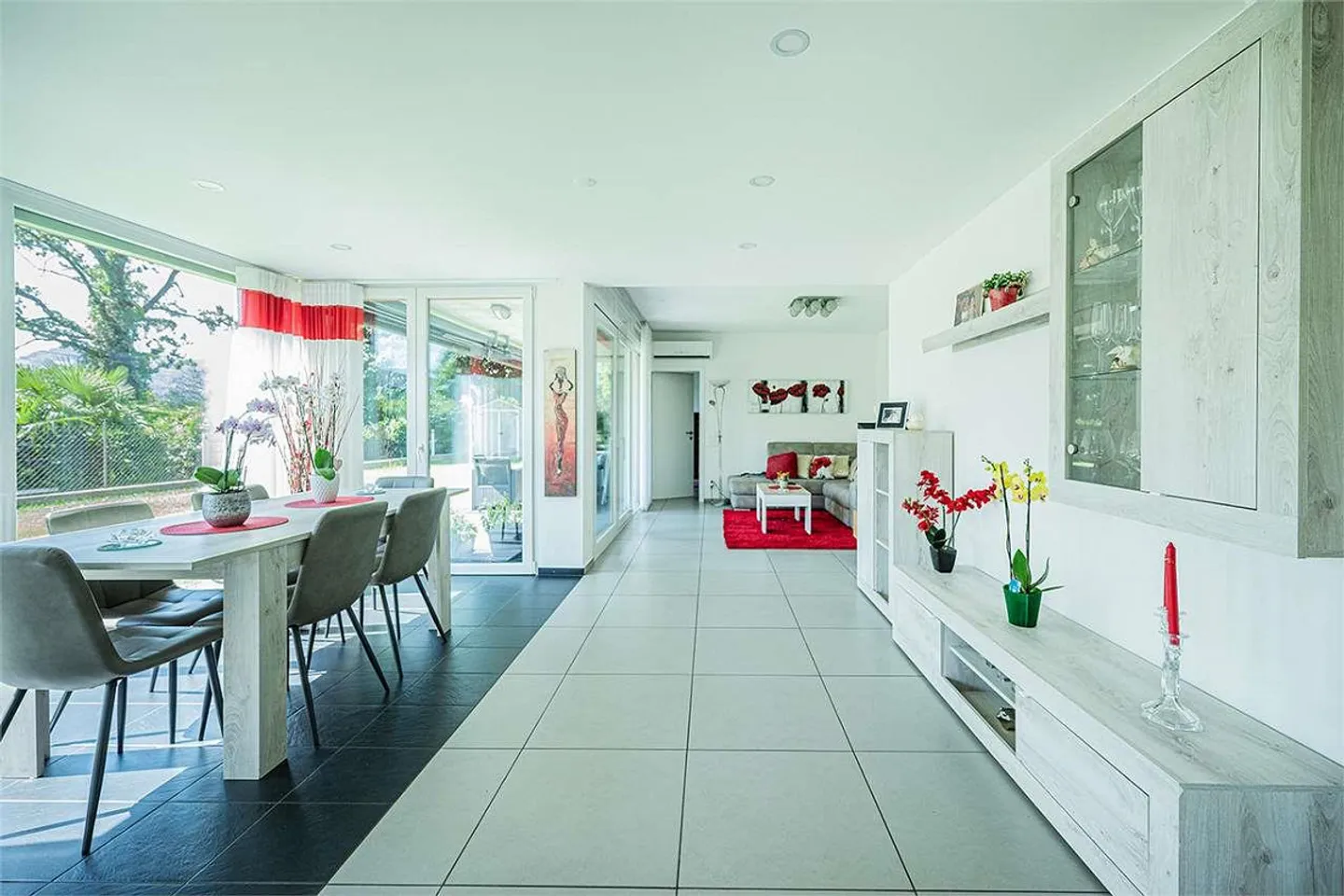 Bell'appartamento di 3,5 locali con giardino privato - Foto 3 di 13