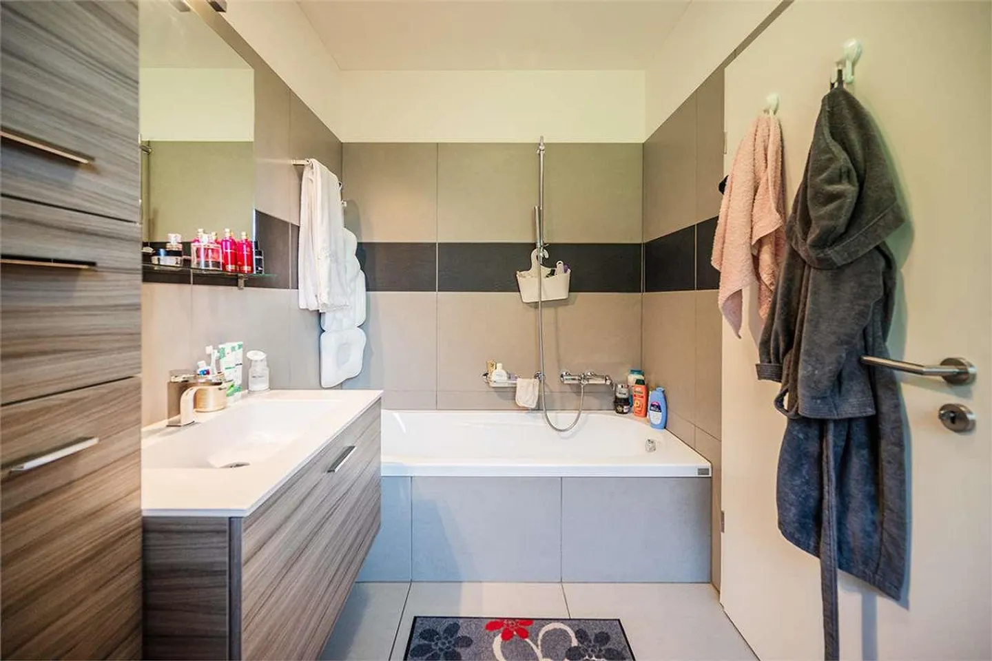 Bell'appartamento di 3,5 locali con giardino privato - Foto 7 di 13
