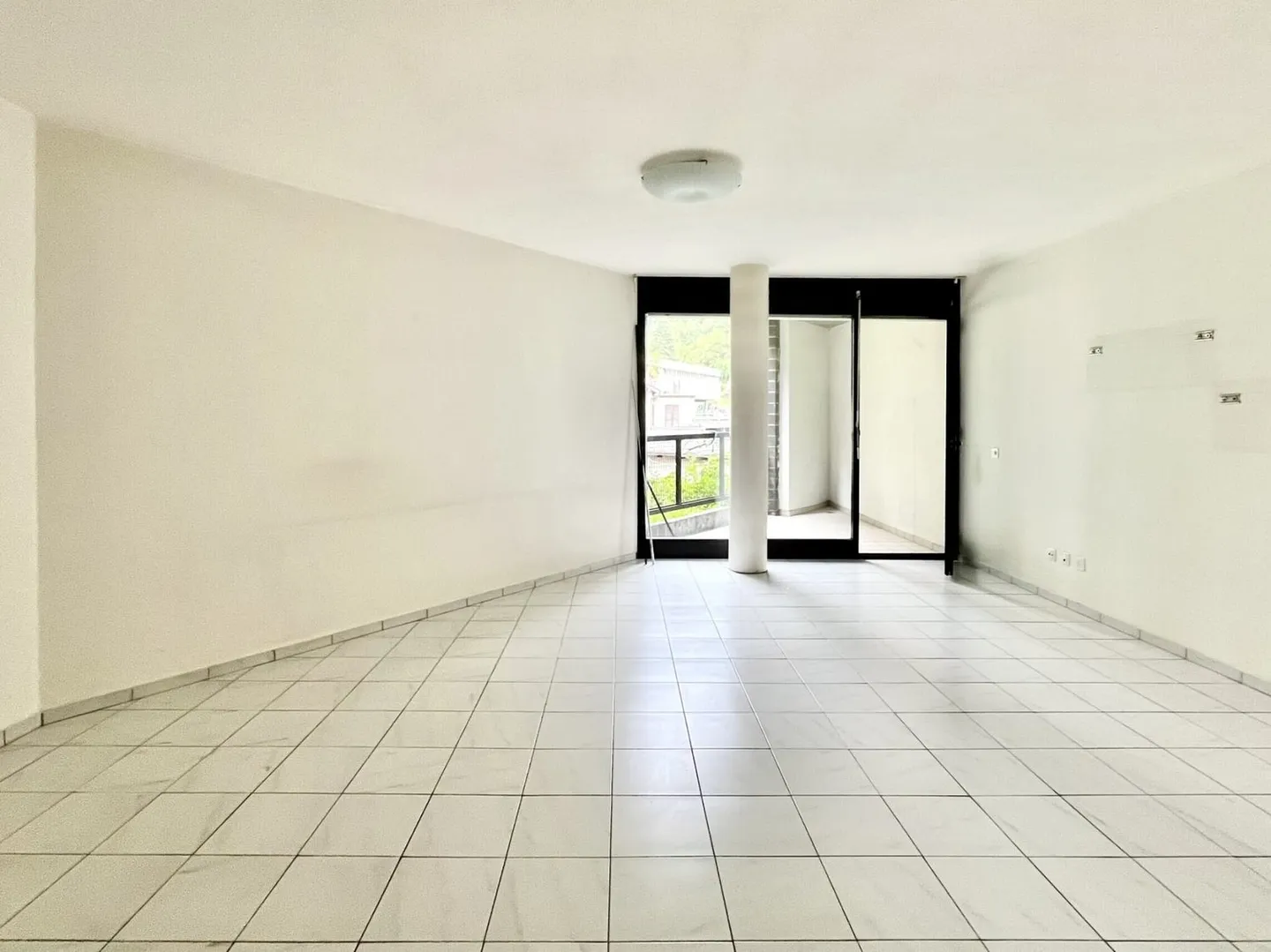 Single furnished apartment with balcony in the serviced area of Canobbio - Photo 6 of 10