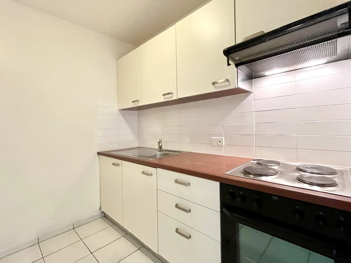 Single furnished apartment with balcony in the serviced area of Canobbio - Photo 8 of 10