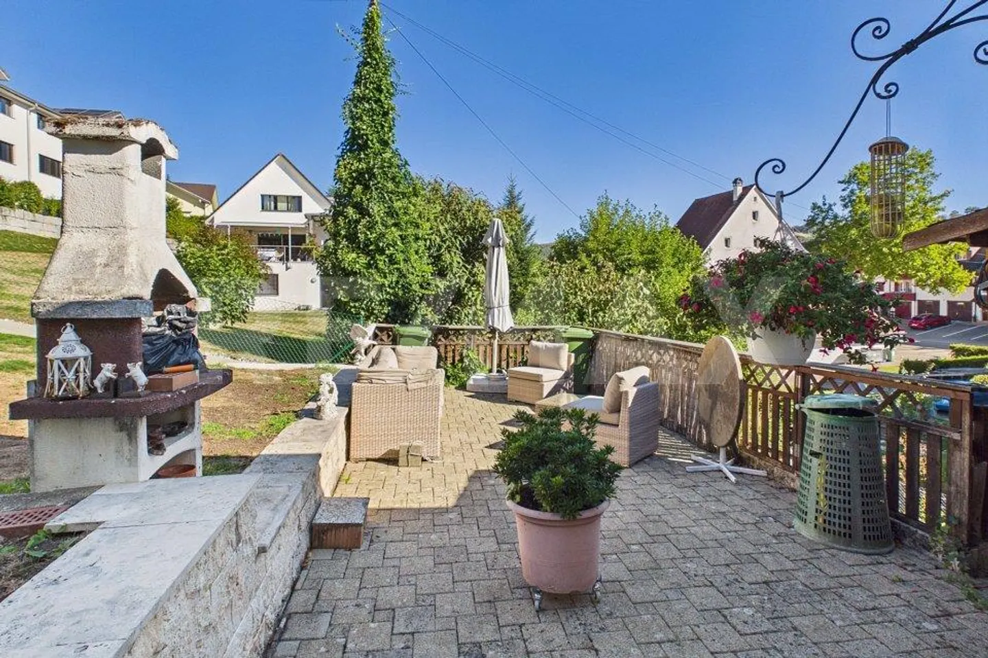 Single-family house with historic charm and potential - Photo 2 of 13