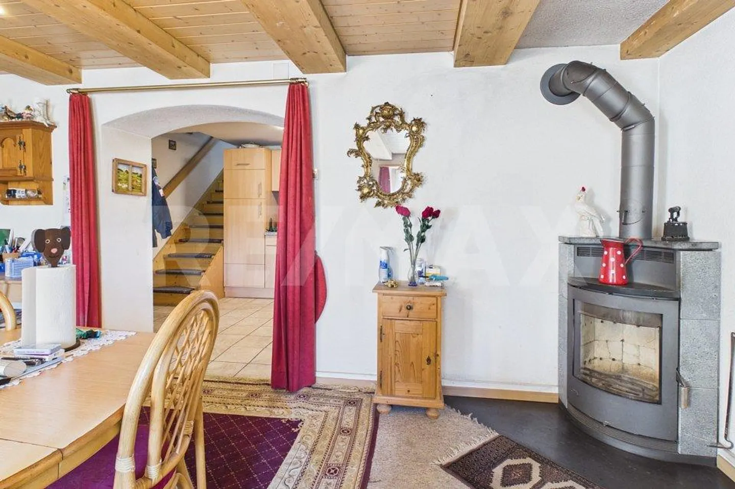 Single-family house with historic charm and potential - Photo 6 of 13