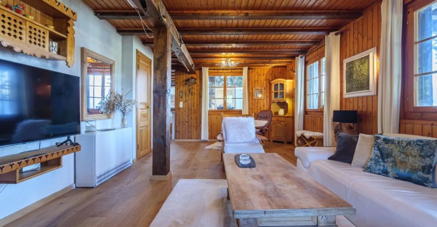 Exclusive gem in nature for rent - Photo 2 of 12