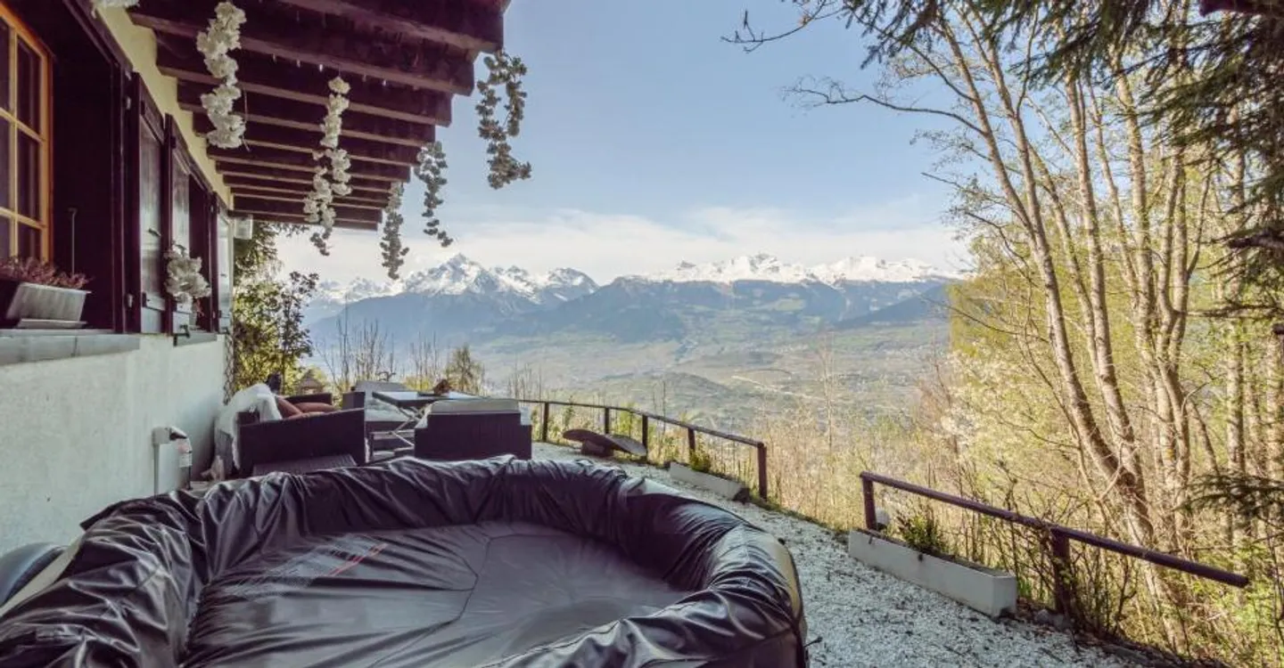 Exclusive gem in nature for rent - Photo 10 of 12