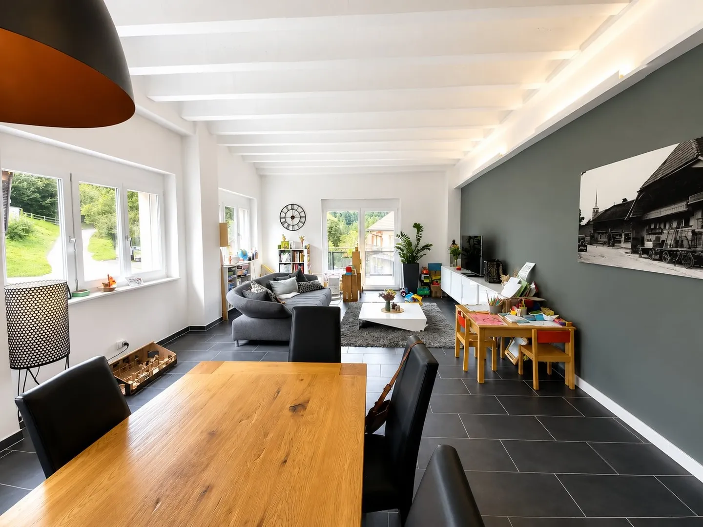 Magnificent 4.5-room apartment on the upper ground floor - Photo 1 of 6