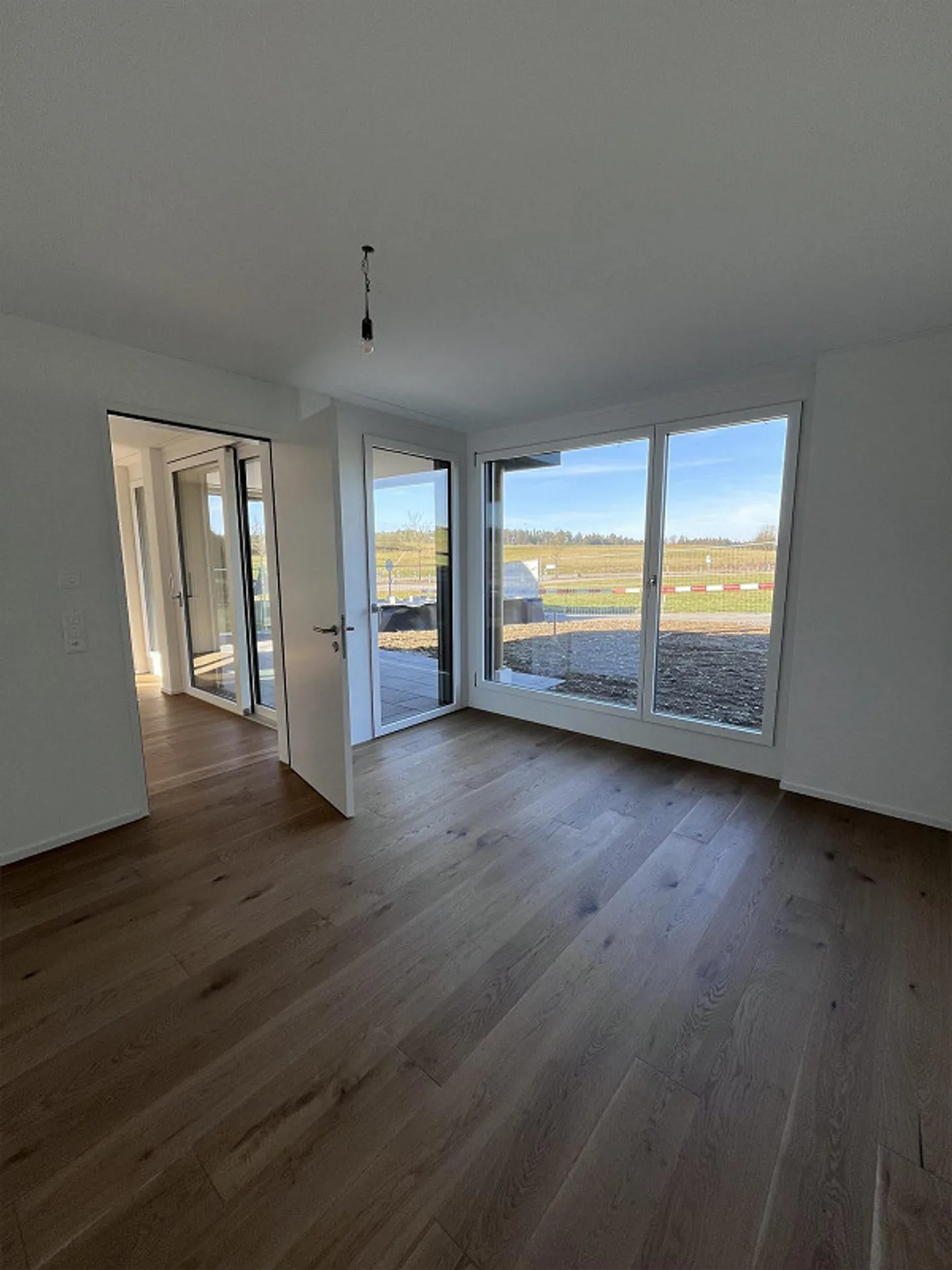 Appartement spacieux de 2,5 pièces à louer - Photo 3 sur 7