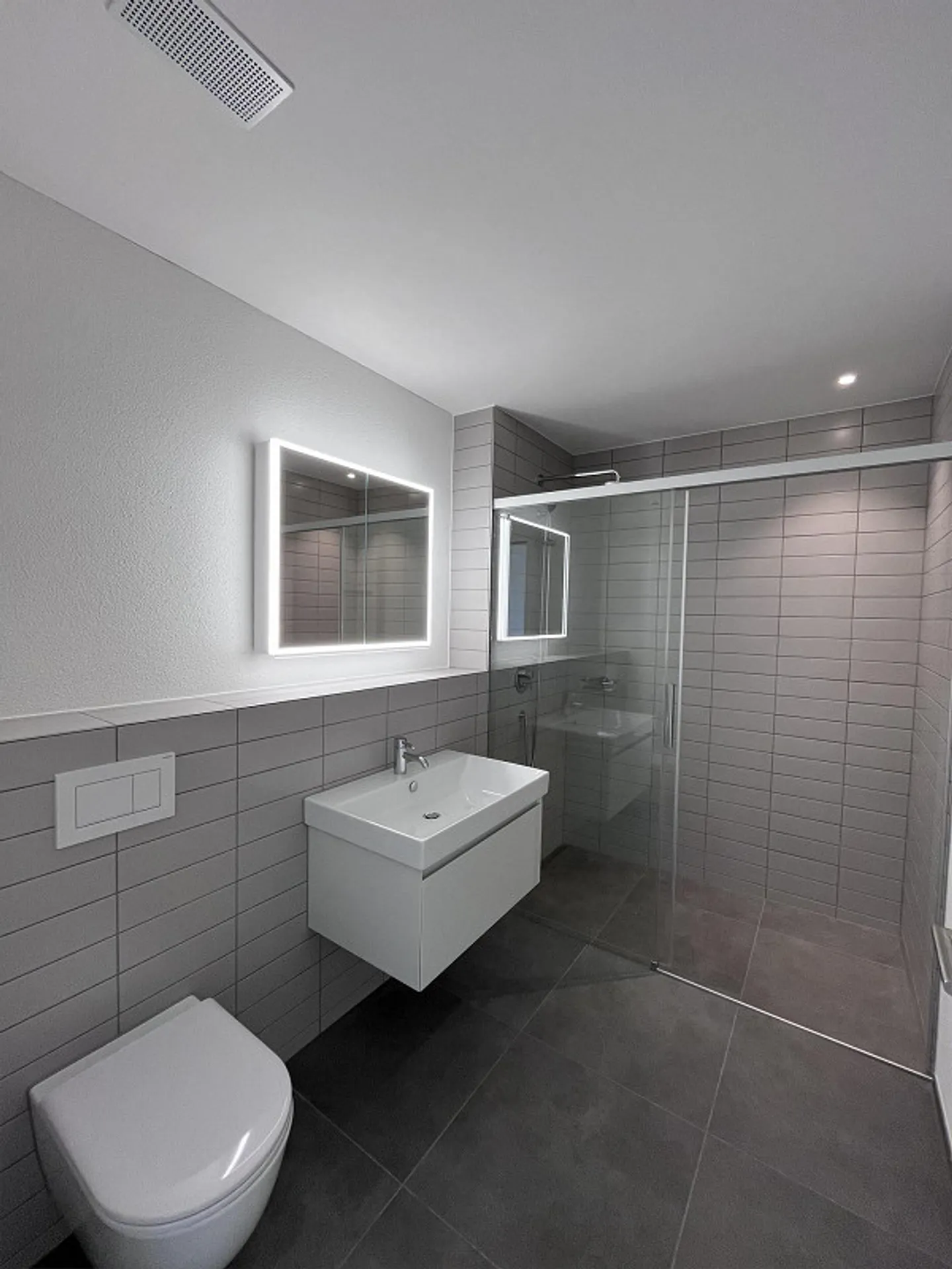 Appartement spacieux de 2,5 pièces à louer - Photo 6 sur 7
