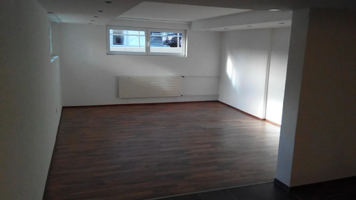 Appartement de 5 1/2 pièces au sous-sol - Photo 5 sur 5