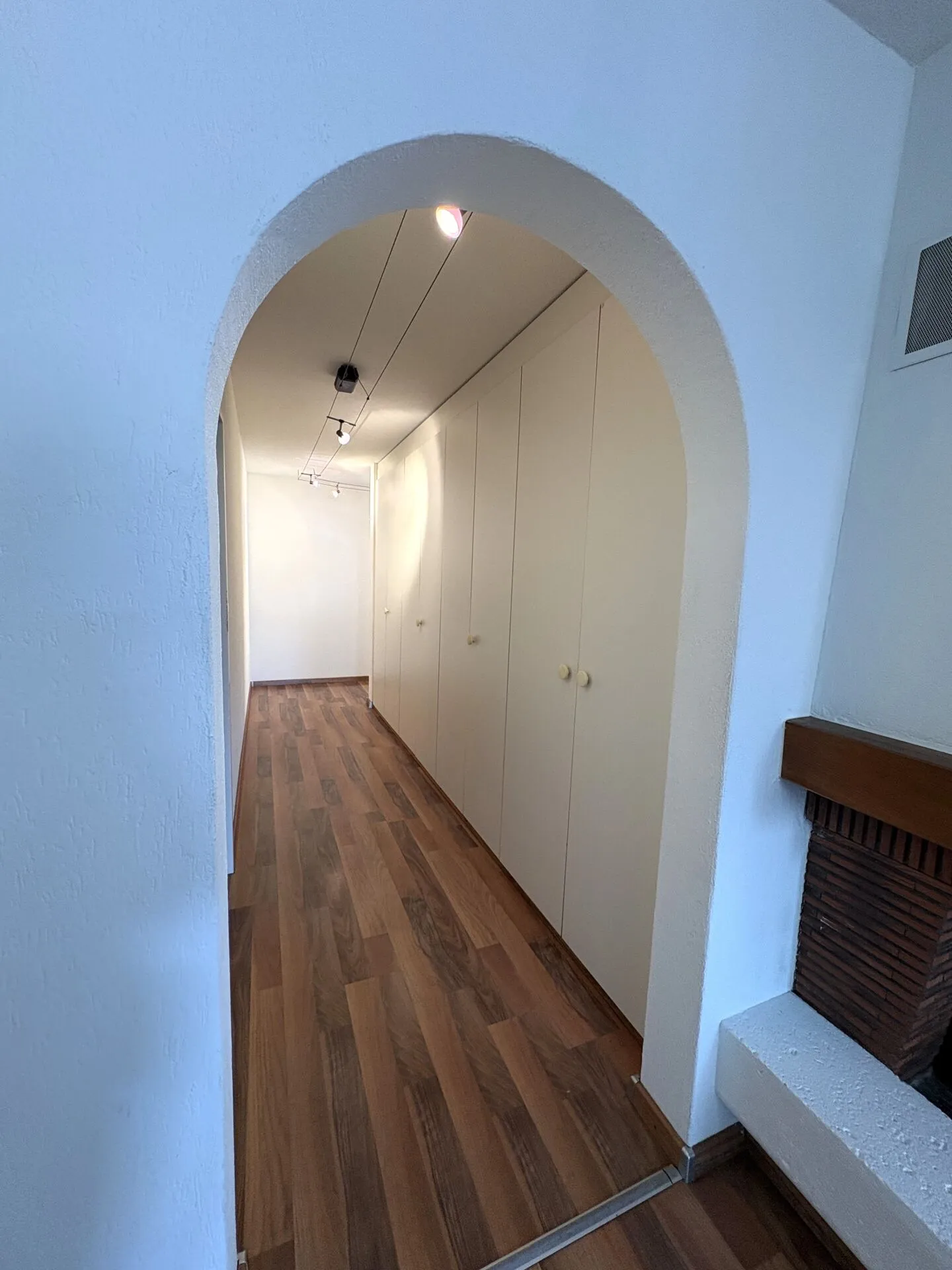 Spacious 4.5 room apartment including parking space in underground garage for rent - Photo 6 of 7