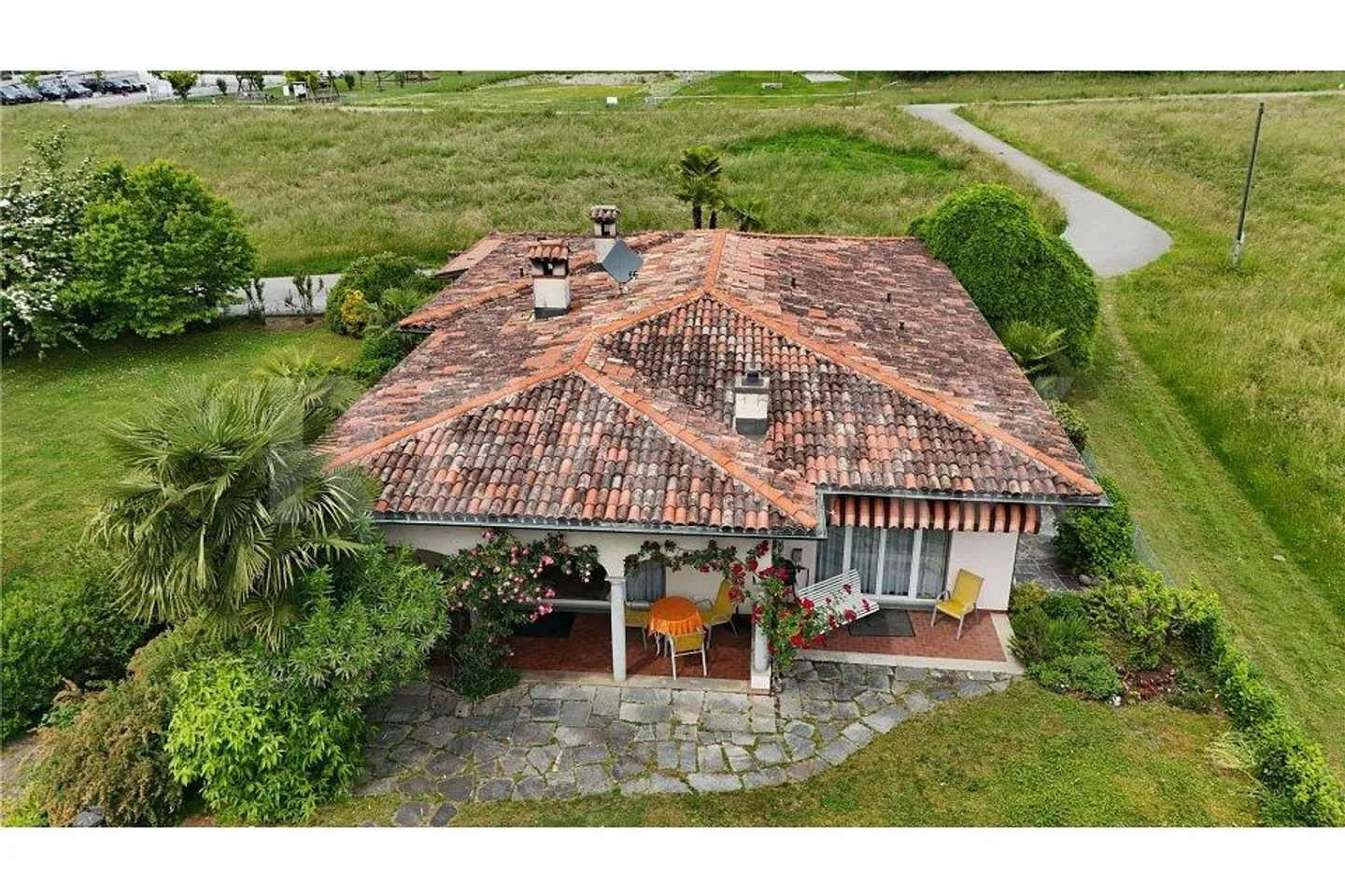 Villa da favola alla periferia di Monteggio! Disponibile anche come seconda residenza. Disponibile immediatamente! - Foto 1 di 13