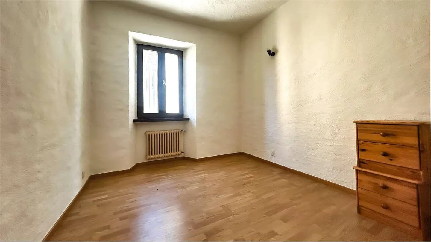 Historical House with Garden - Photo 8 of 10