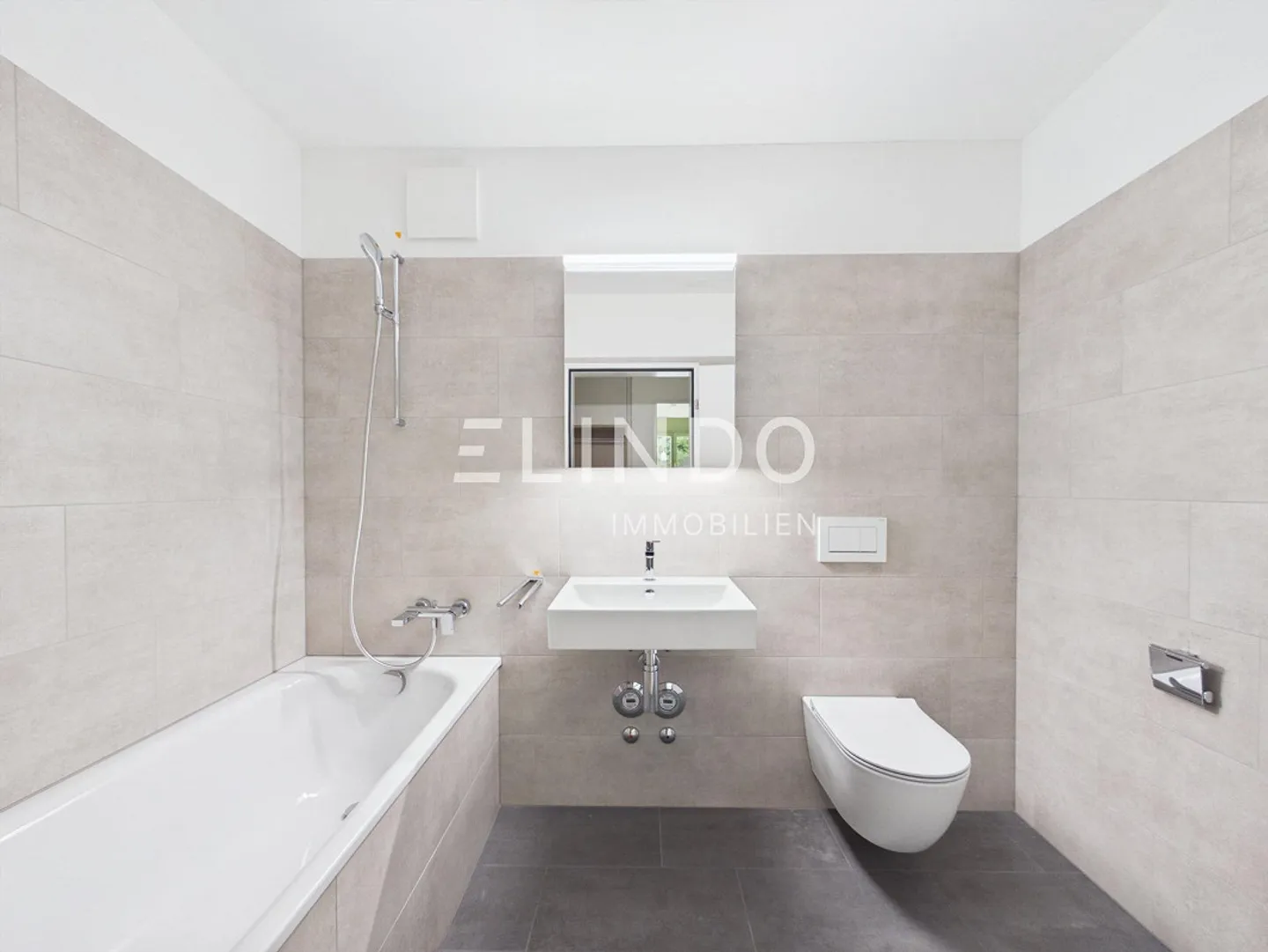 Appartamento 2.5 locali con terrazza sull'acqua a Freienstein in affitto - Foto 12 di 13