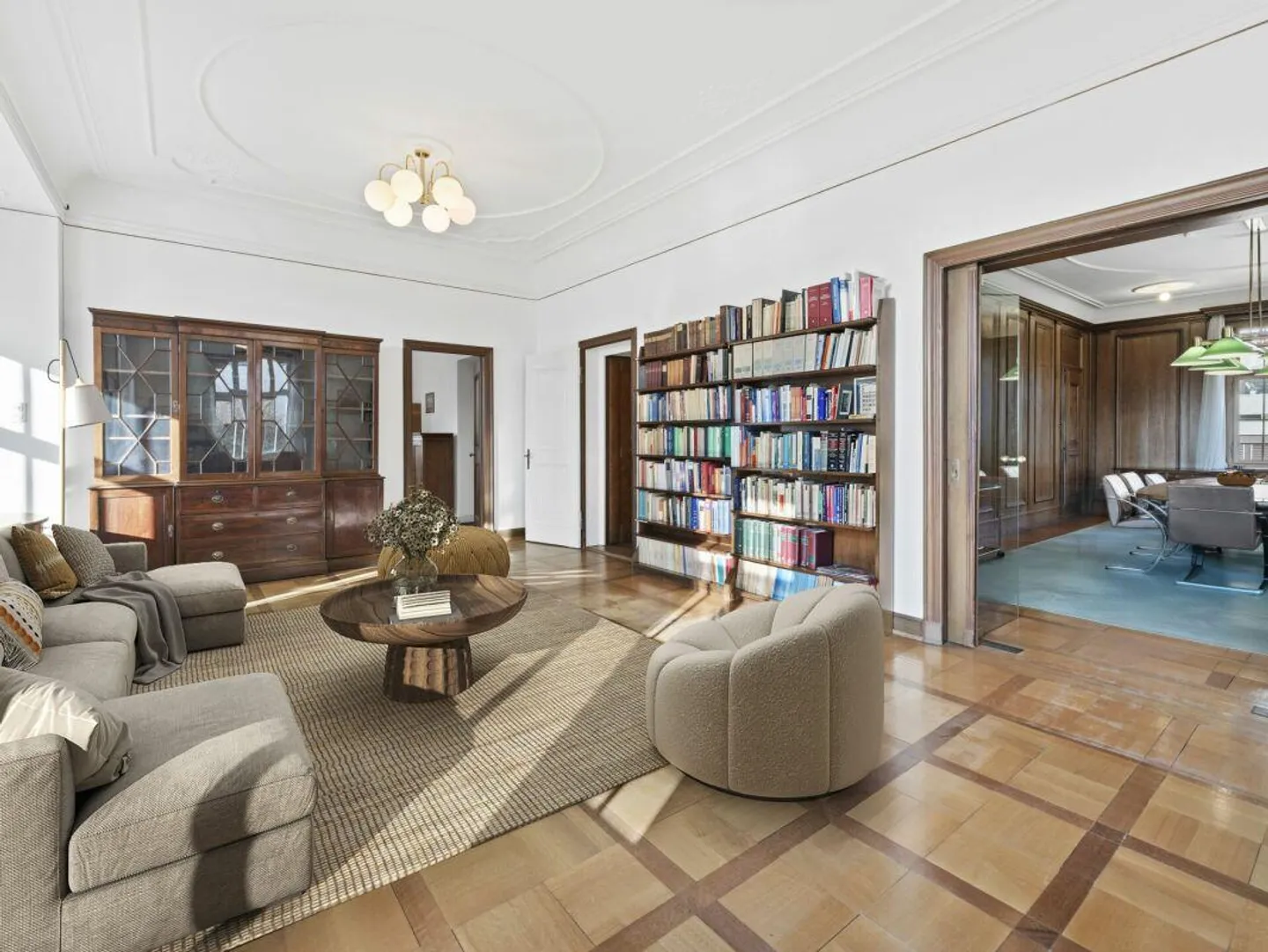 Villa Eterna | A Jewel on the Zürichberg - Photo 3 of 4