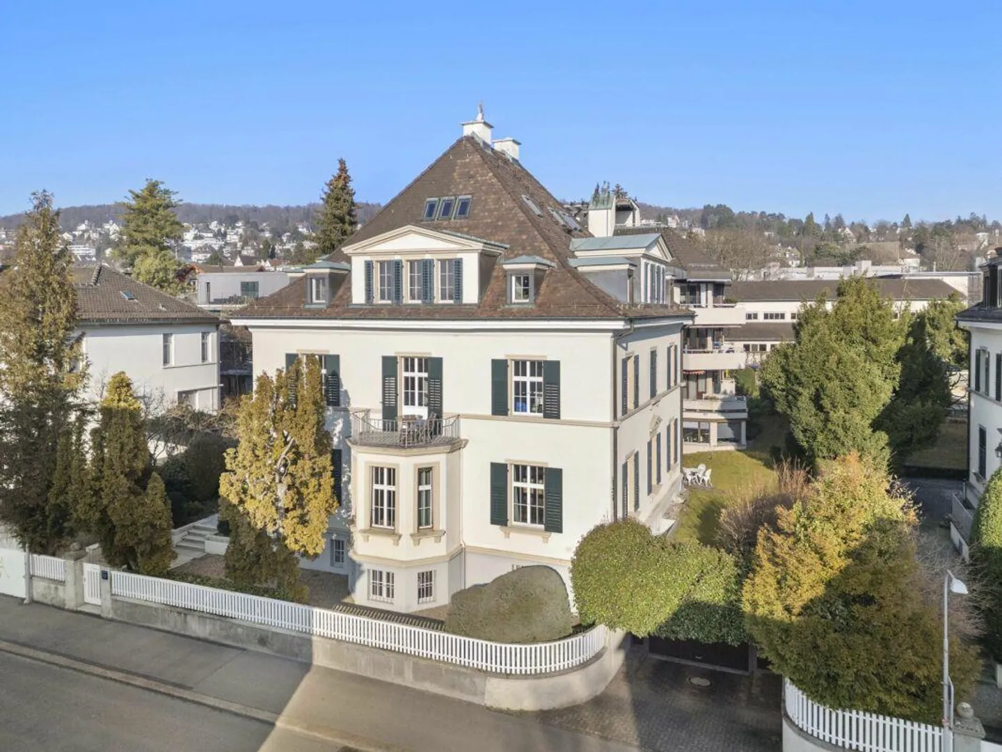 Villa Eterna | A Jewel on the Zürichberg - Photo 1 of 4