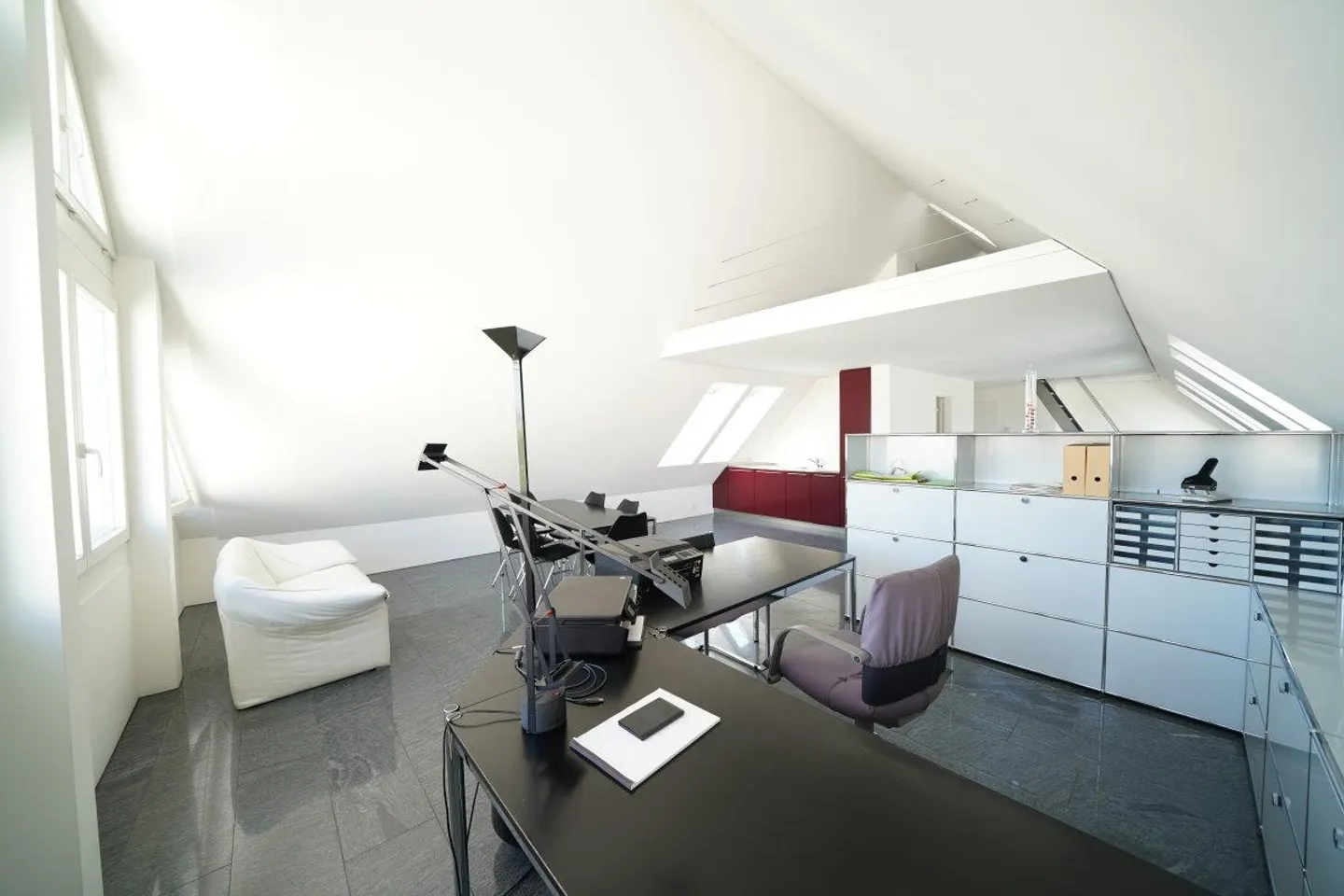 Attractive loft apartment in the attic including 3 underground parking spaces - Photo 4 of 9