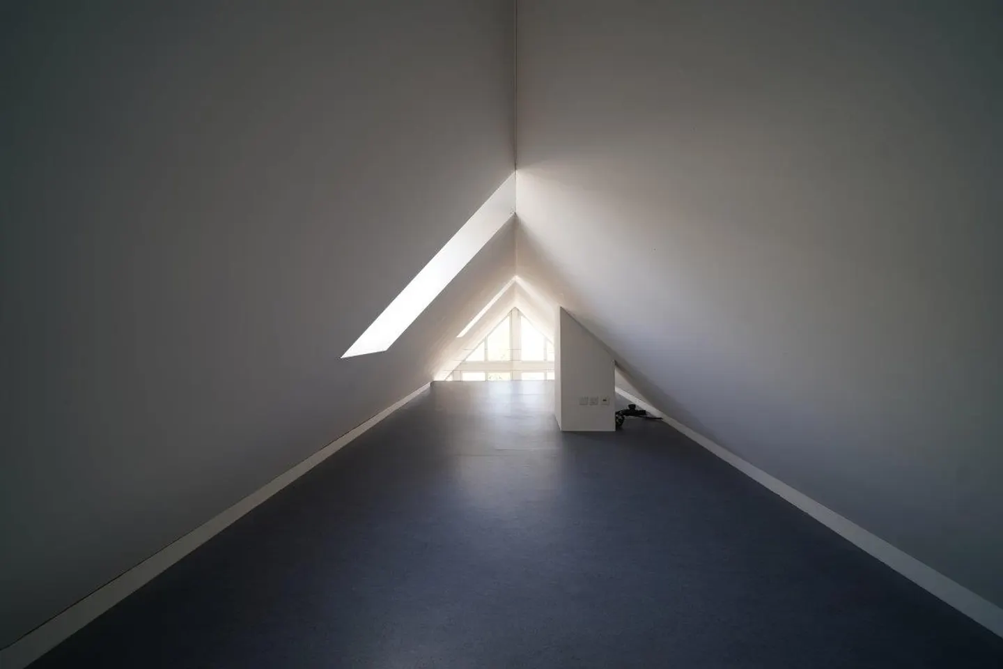 Attractive loft apartment in the attic including 3 underground parking spaces - Photo 9 of 9