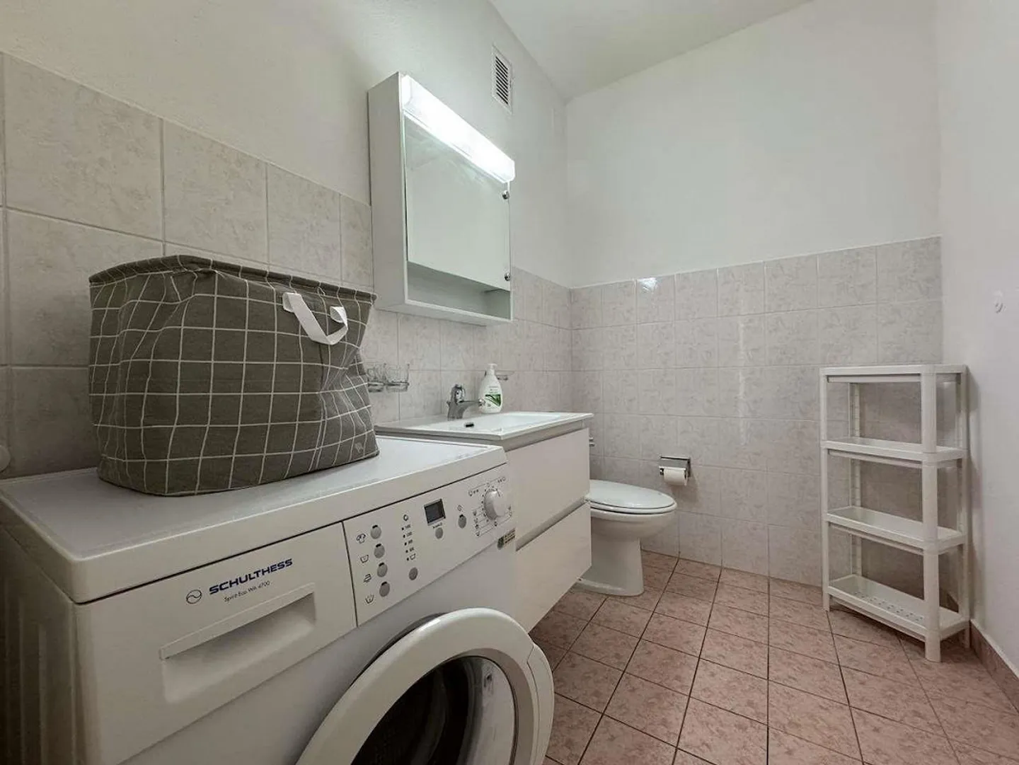 Comfortable 3.5 rooms in Molino Nuovo semi-furnished - Photo 8 of 11