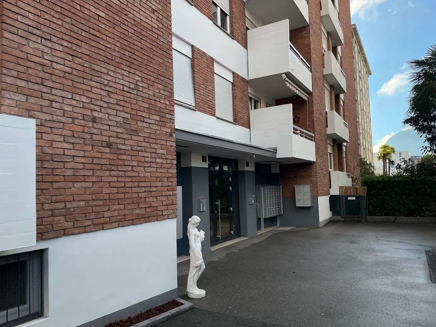 Comfortable 3.5 rooms in Molino Nuovo semi-furnished - Photo 9 of 11