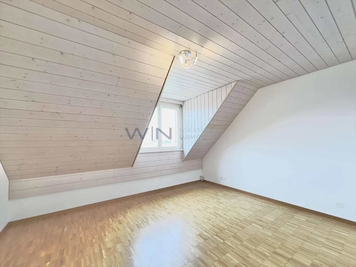 Between Roof and Horizon? A Home with Clarity and Feeling - Photo 6 of 8