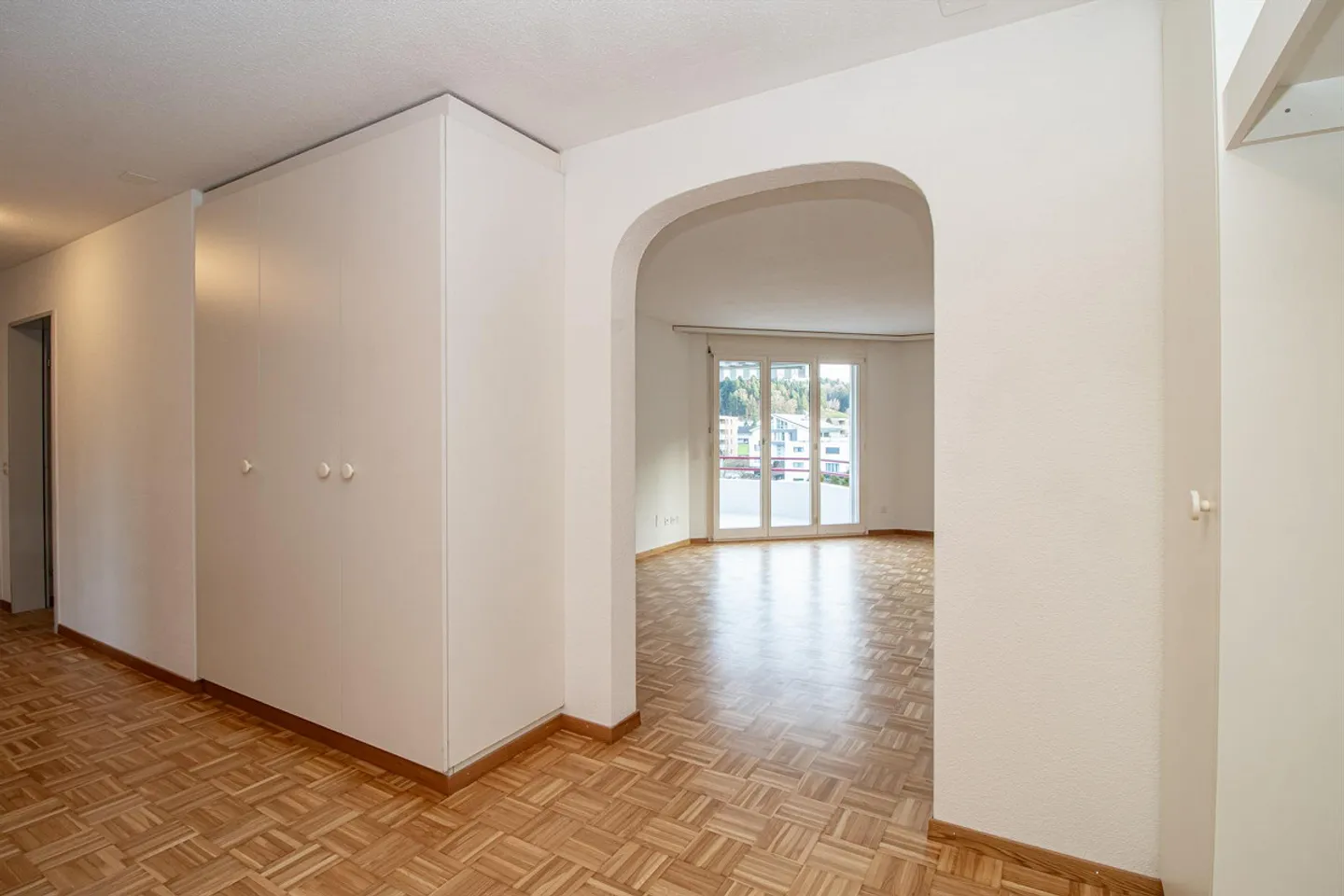 Comfortable 4.5-room apartment in the green - Photo 5 of 11