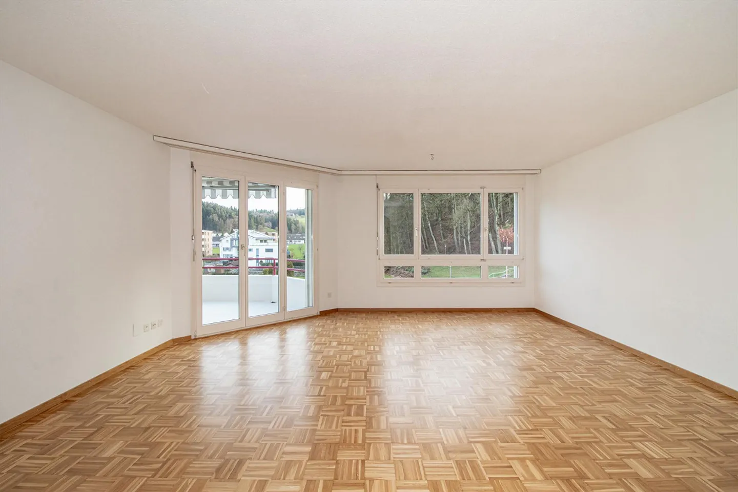 Comfortable 4.5-room apartment in the green - Photo 3 of 11