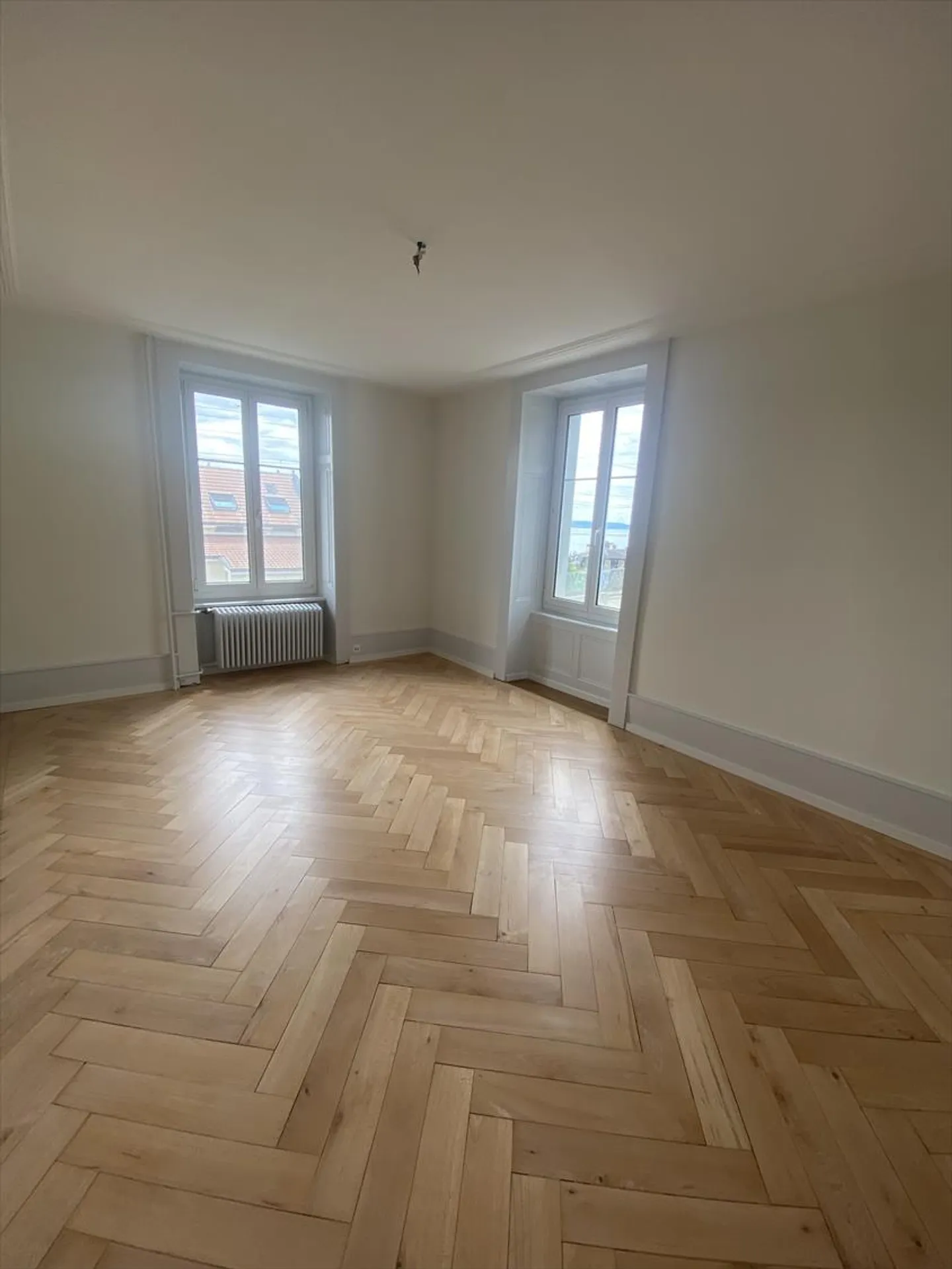 Prächtige helle Wohnung mit Balkon im Herzen von Neuchâtel - Foto 4 von 11
