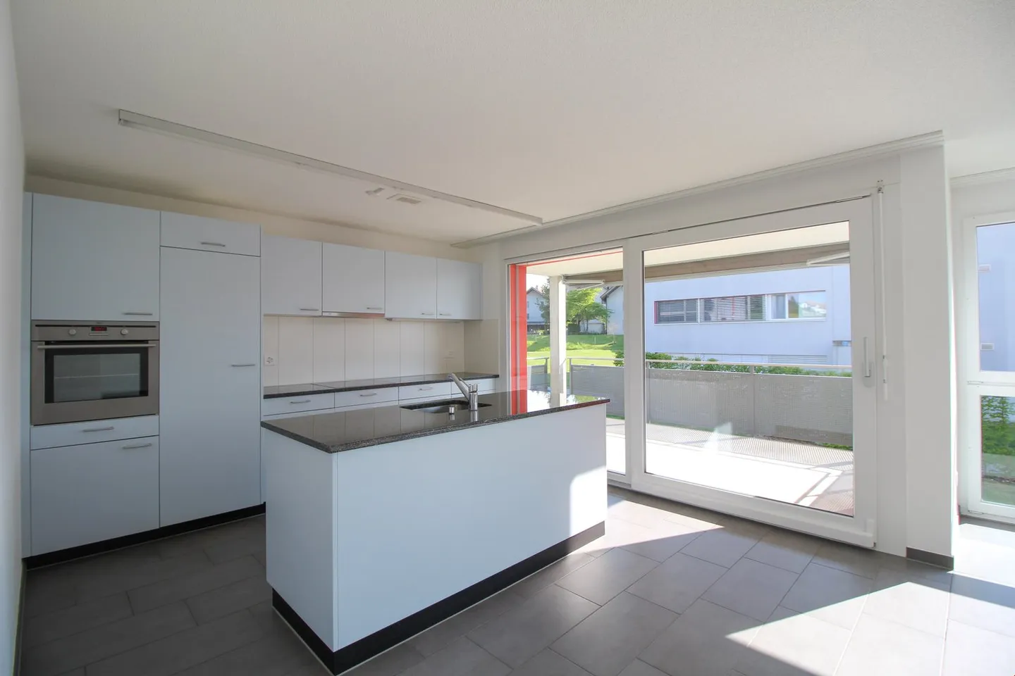 Spazioso appartamento con vista sulla campagna - Foto 9 di 10