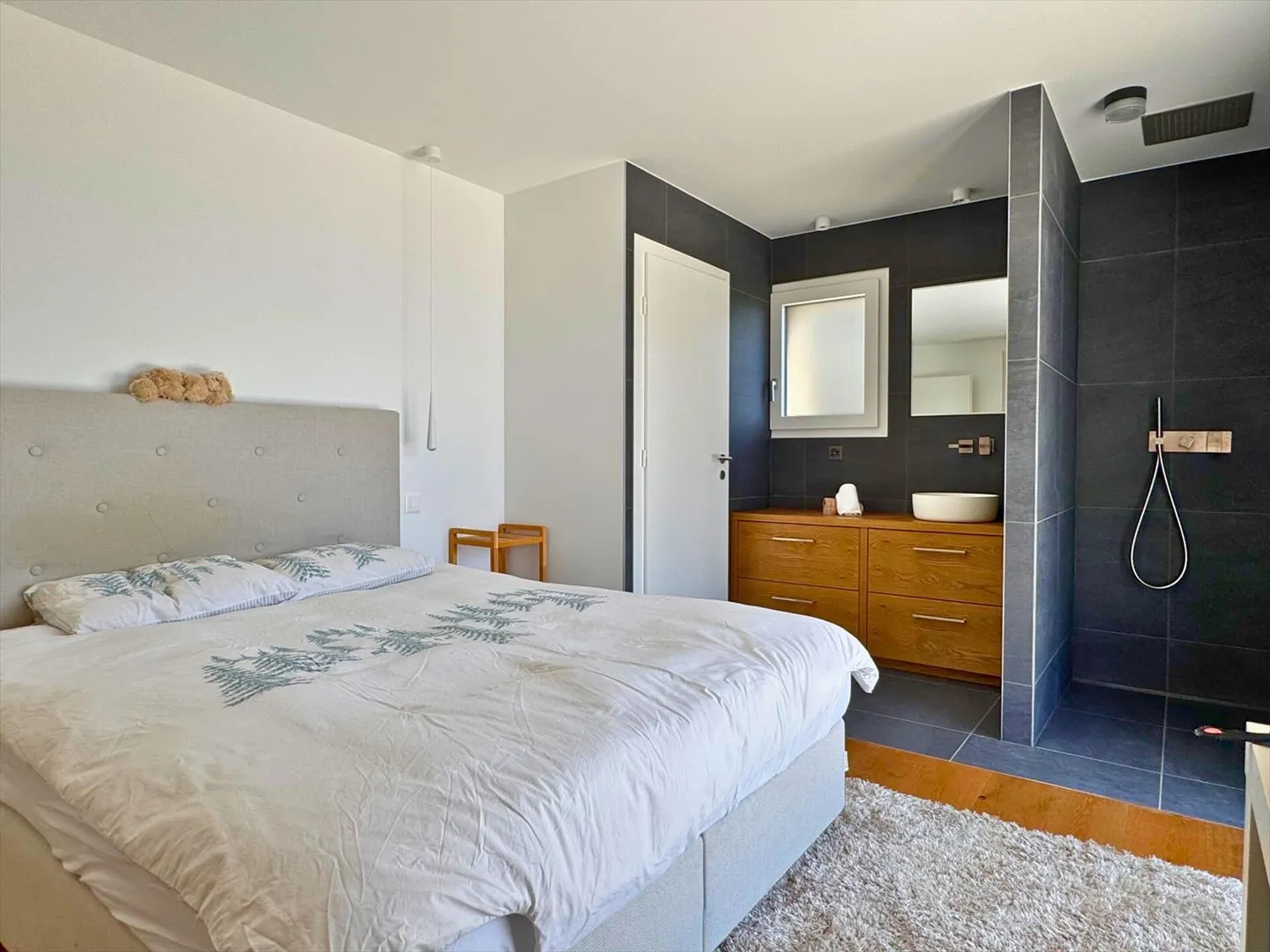 Magnifique appartement de standing avec une vue à couper le souffle - Photo 7 sur 11