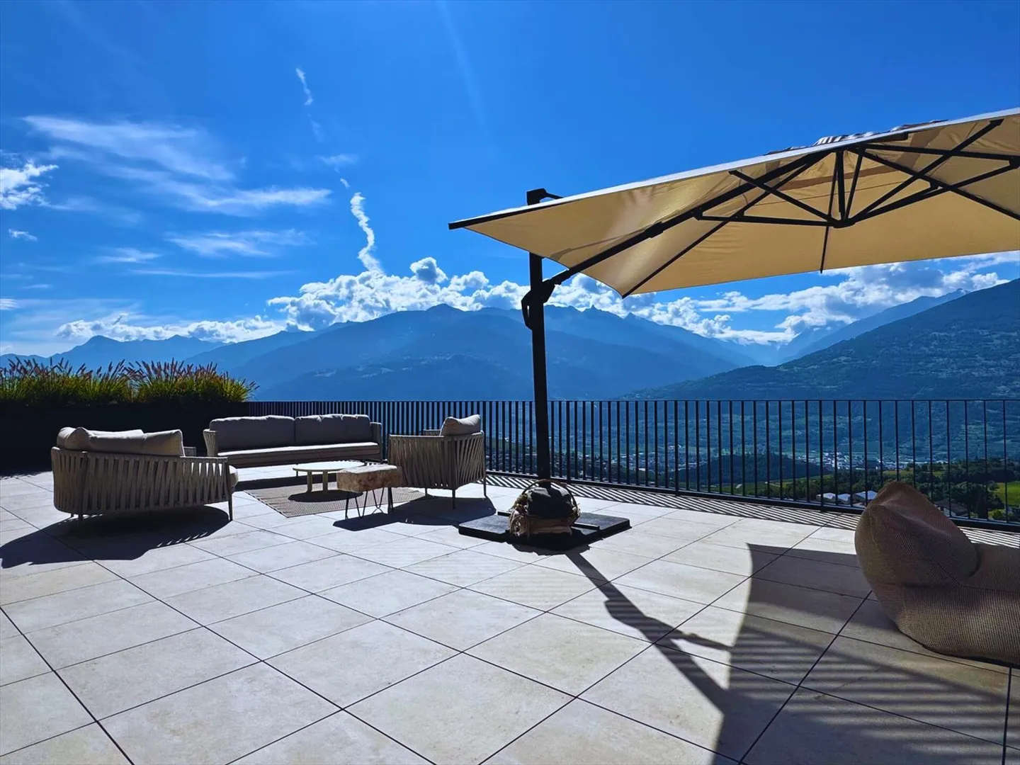 Magnifique appartement de standing avec une vue à couper le souffle - Photo 9 sur 11