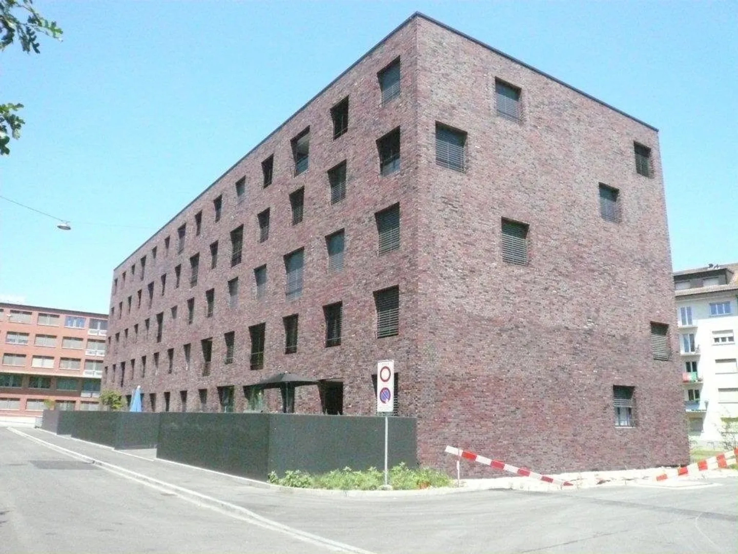 Moderne 2.5 Zimmerwohnung - Foto 1 von 7