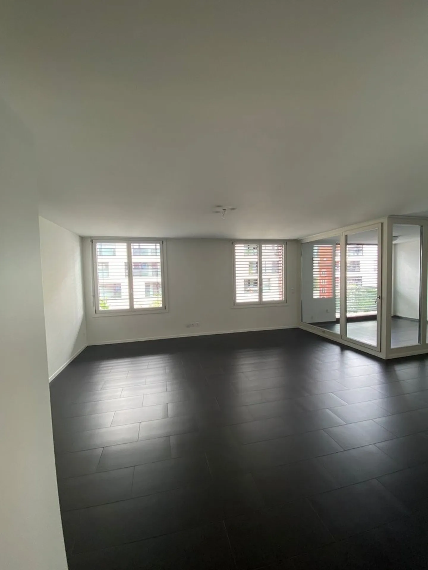 Moderne 2.5 Zimmerwohnung - Foto 3 von 7