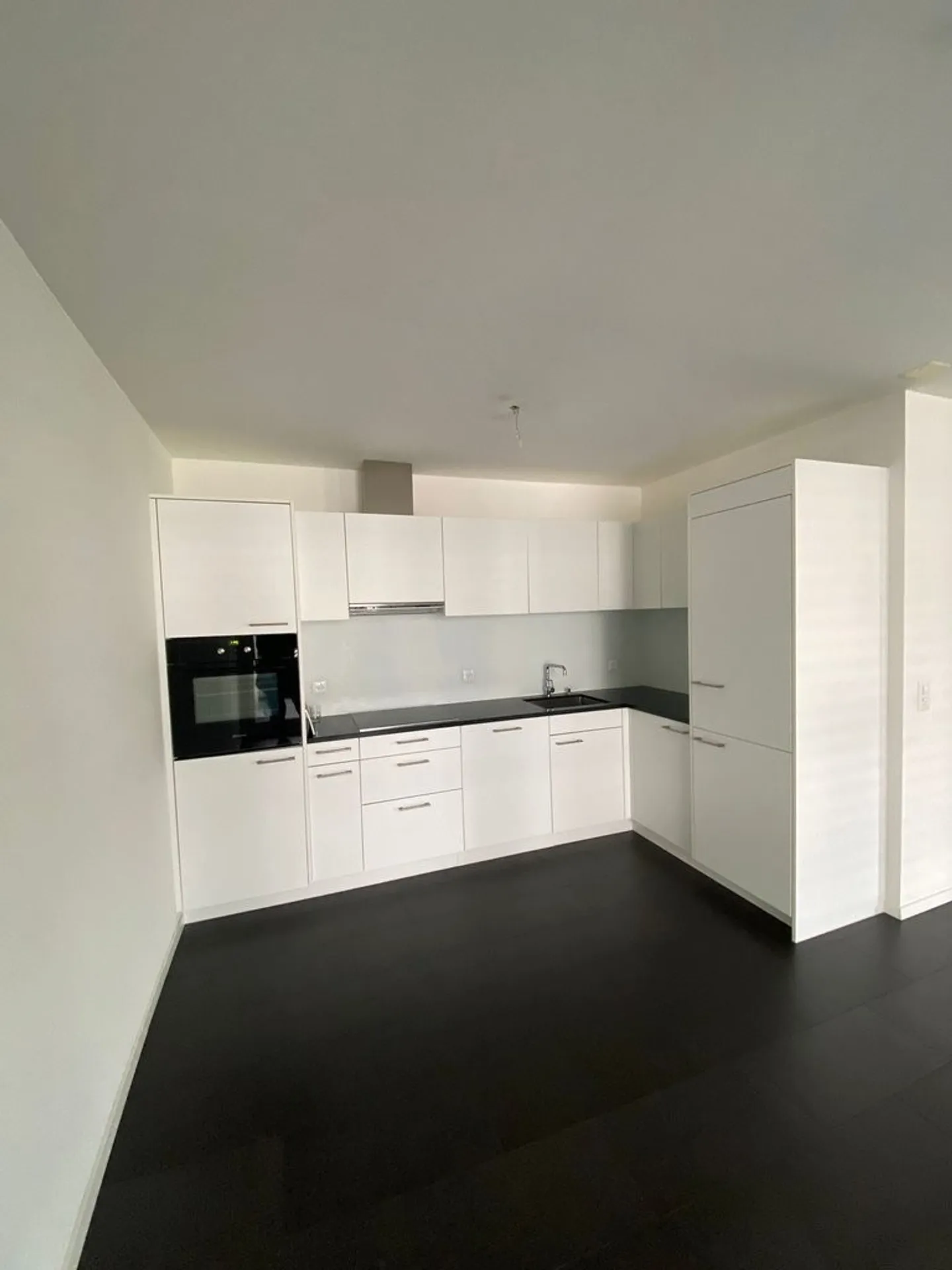 Moderne 2.5 Zimmerwohnung - Foto 2 von 7