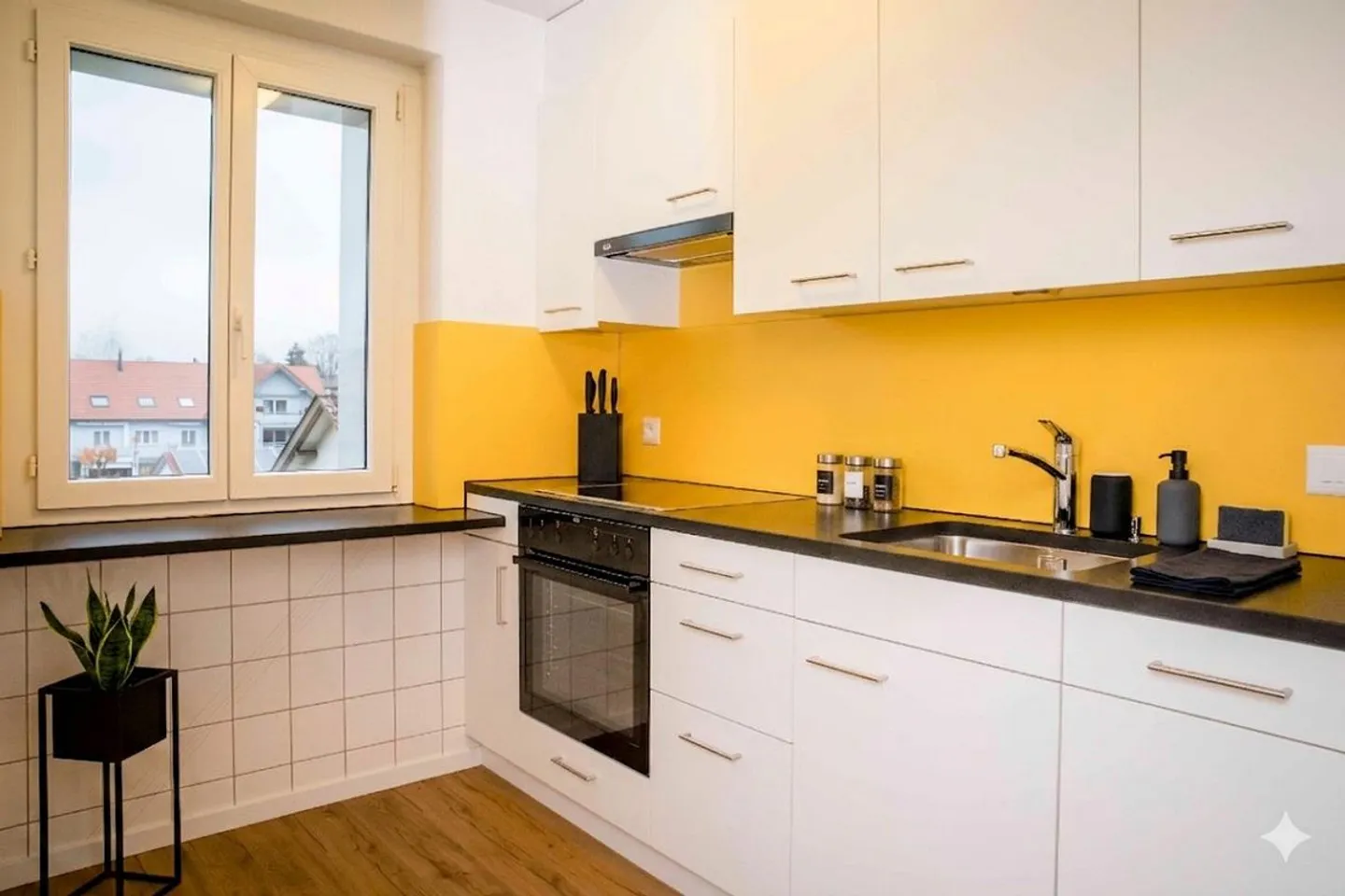 Move in and feel good: Apartment with large balcony - Photo 2 of 8