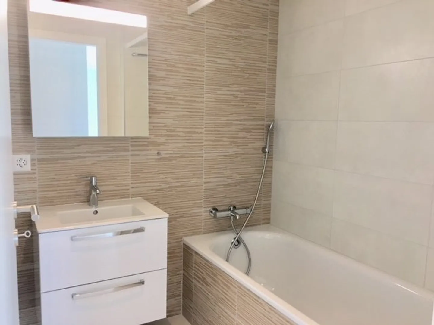 Just finished: superb 2.5 in Posieux - Photo 2 of 5