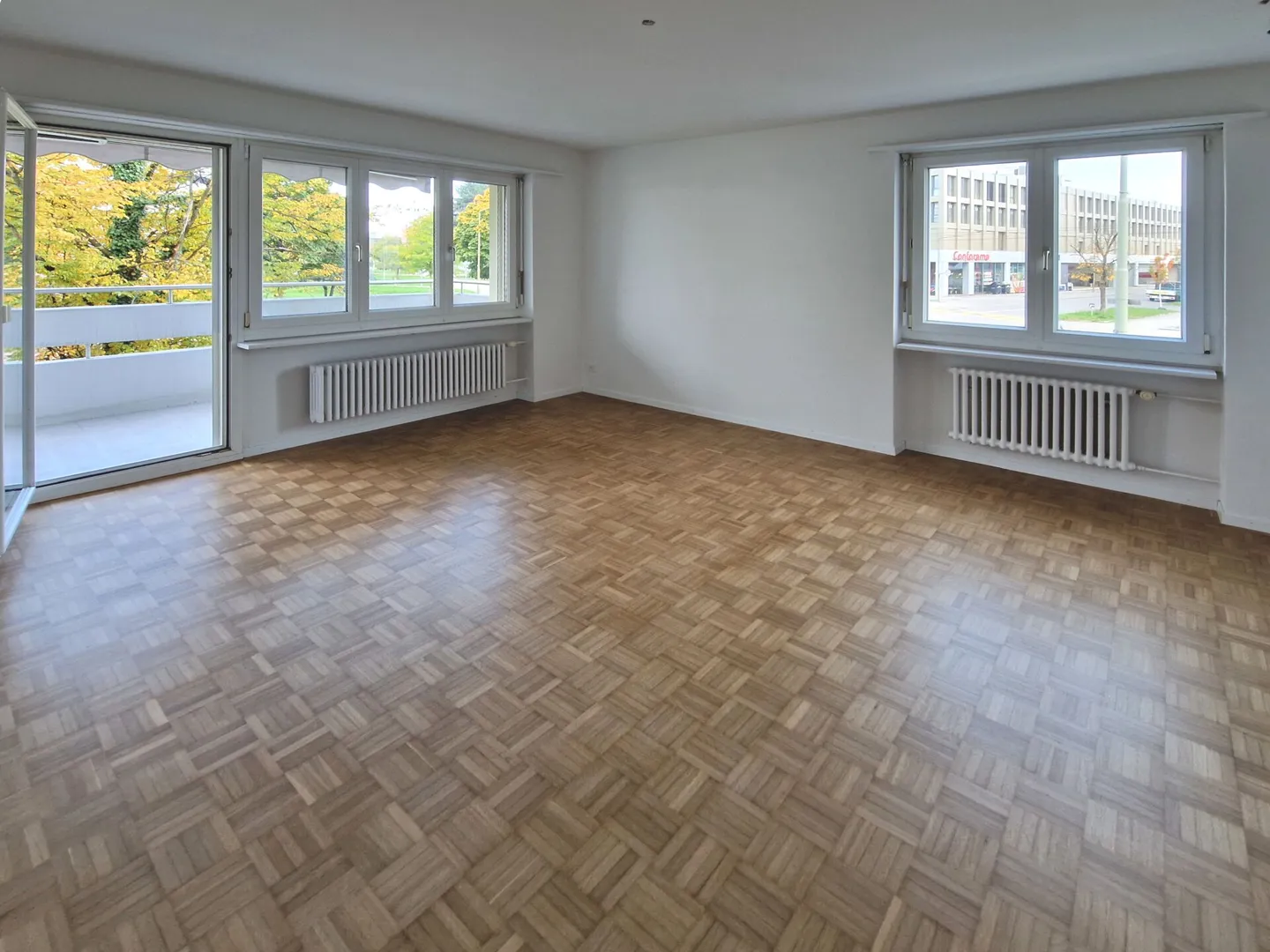 3-room apartment with balcony 1st floor right - Photo 1 of 6