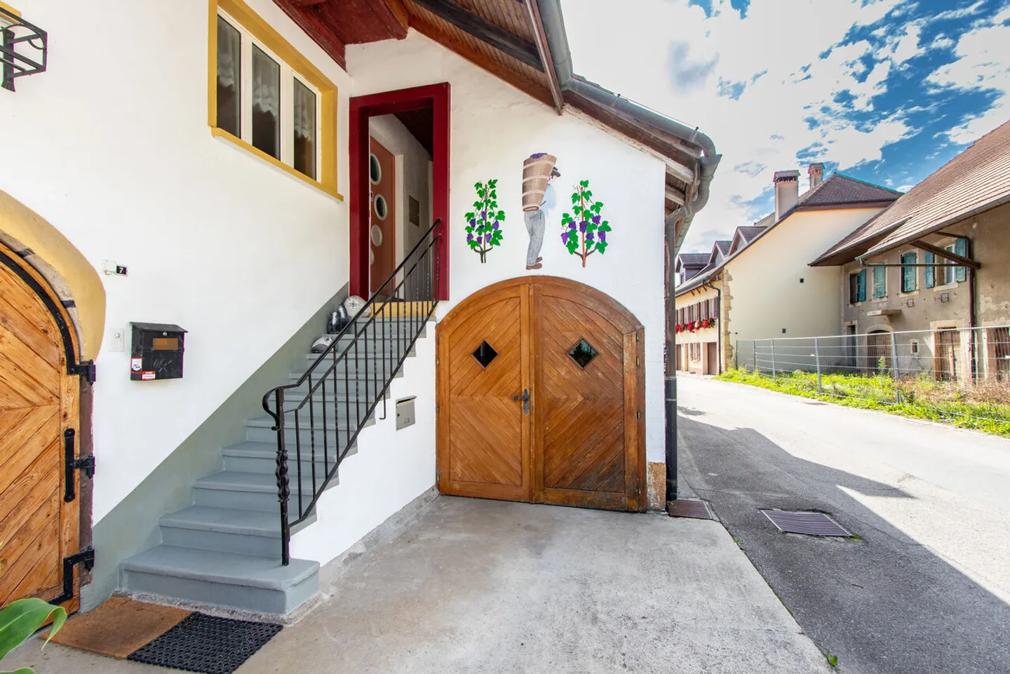 4.5-Zi.-Duplexwohnung mit Weinkeller Tradition trifft Potenzial - Foto 3 von 13