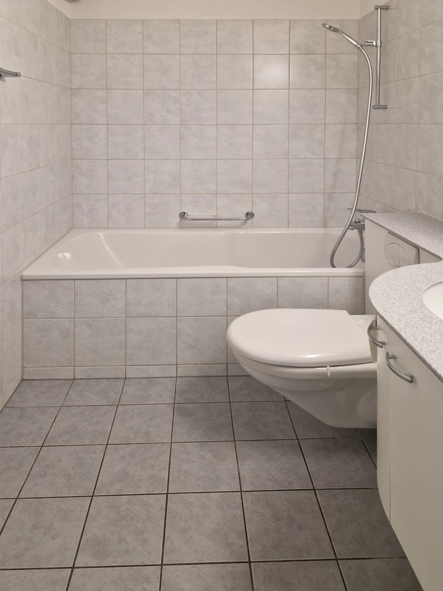 3-room apartment with balcony 1st floor right - Photo 5 of 6