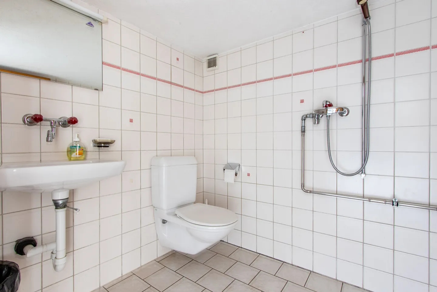 4.5-Zi.-Duplexwohnung mit Weinkeller Tradition trifft Potenzial - Foto 13 von 13