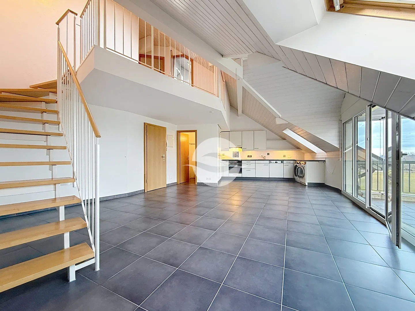 Duplex im Dachgeschoss - 2 Schlafzimmer - Foto 1 von 12