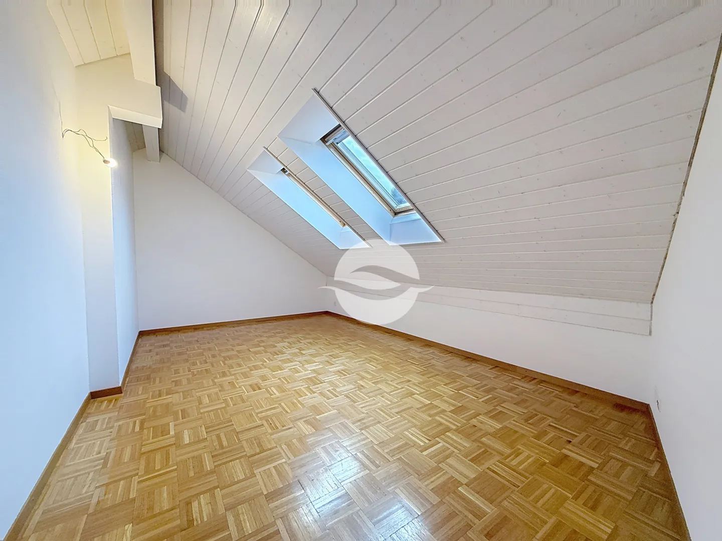 Duplex im Dachgeschoss - 2 Schlafzimmer - Foto 9 von 12