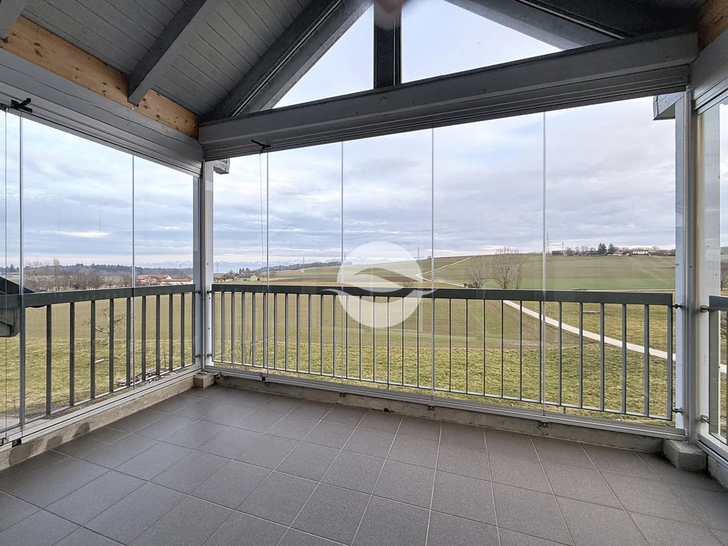 Duplex im Dachgeschoss - 2 Schlafzimmer - Foto 4 von 12