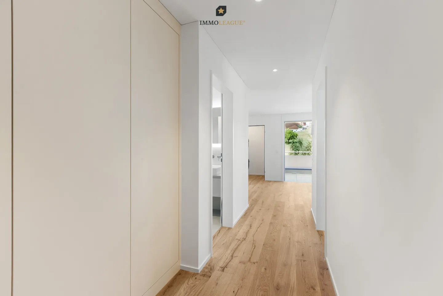 Stilvolle Wohnung mit unverbaubarer Aussicht - Foto 4 von 9