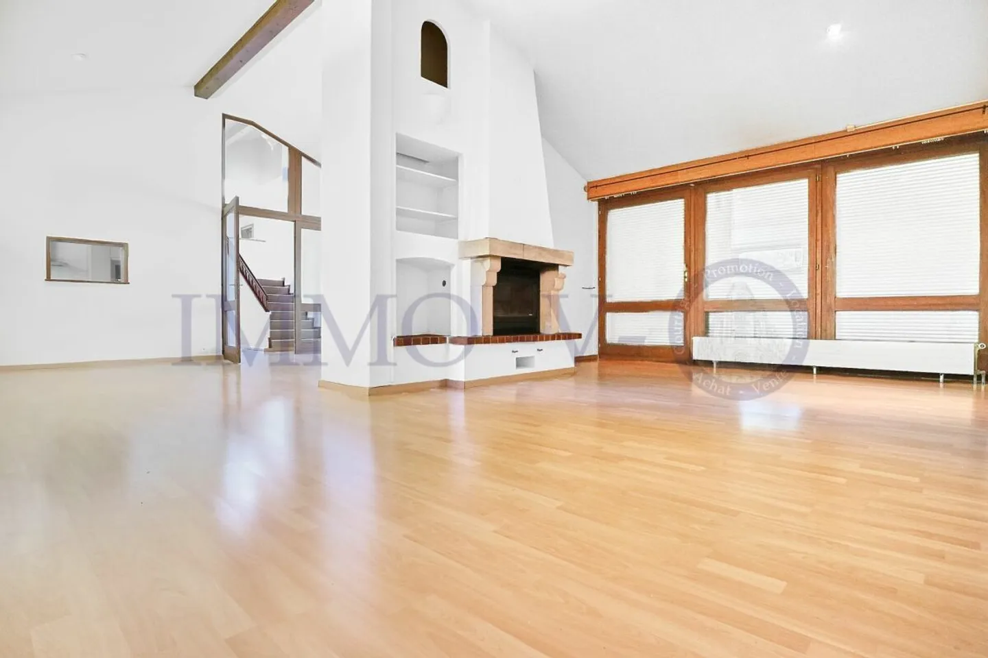 Spacious Villa with Idyllic Garden - Photo 2 of 11