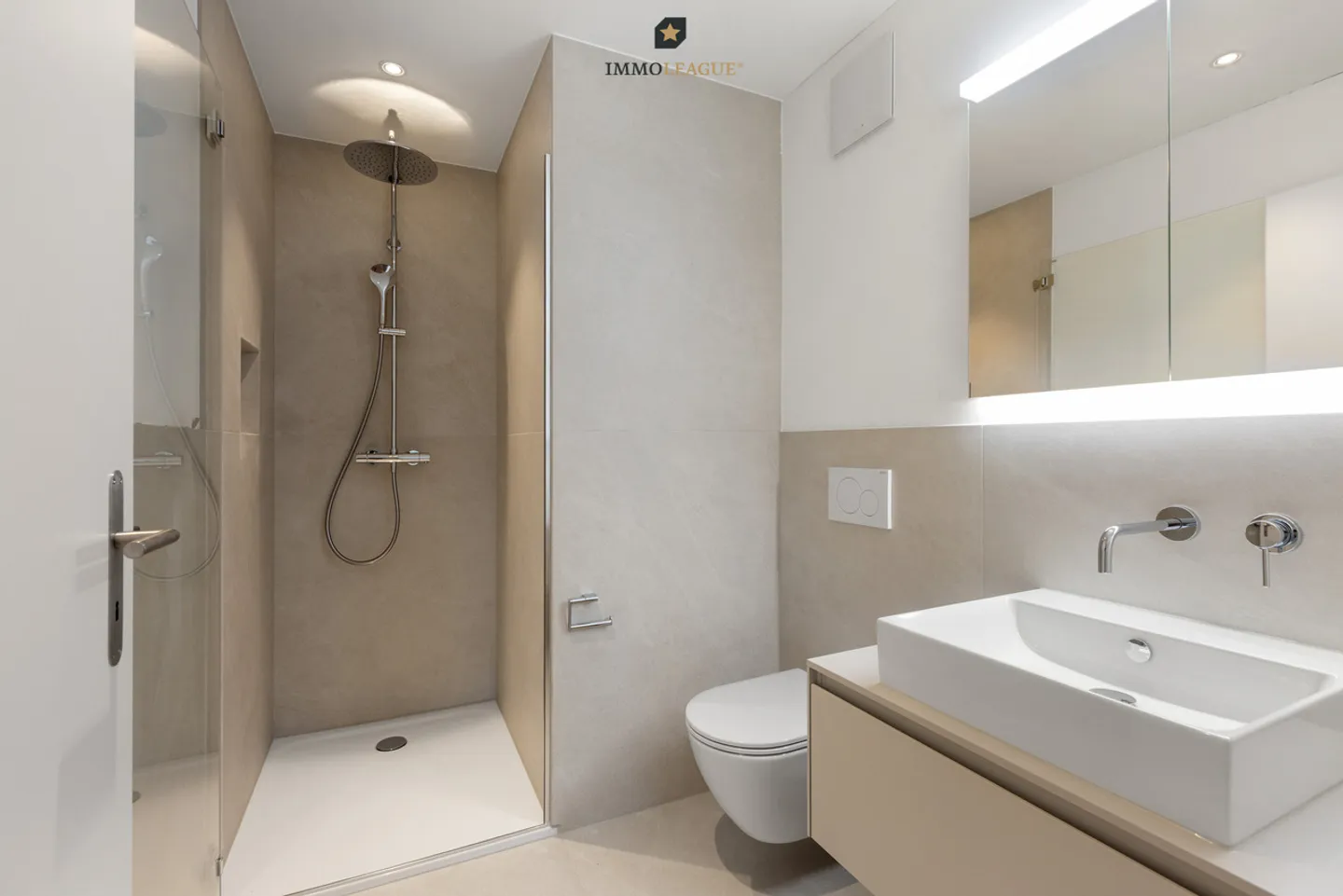 Stilvolle Wohnung mit unverbaubarer Aussicht - Foto 5 von 9