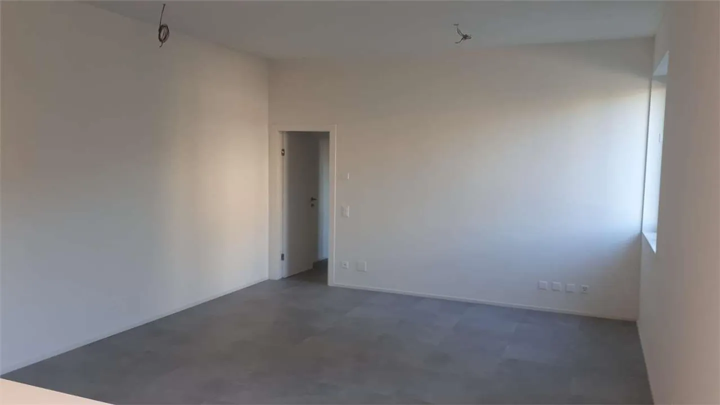 Nouvel appartement de 3,5 pièces avec jardin - Photo 3 sur 12